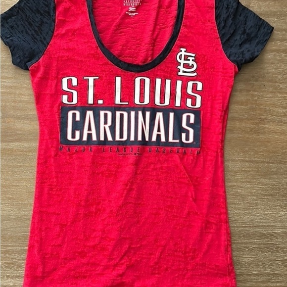 St. Louis Cardinals Red T-Shirt - Picture 1 of 10
